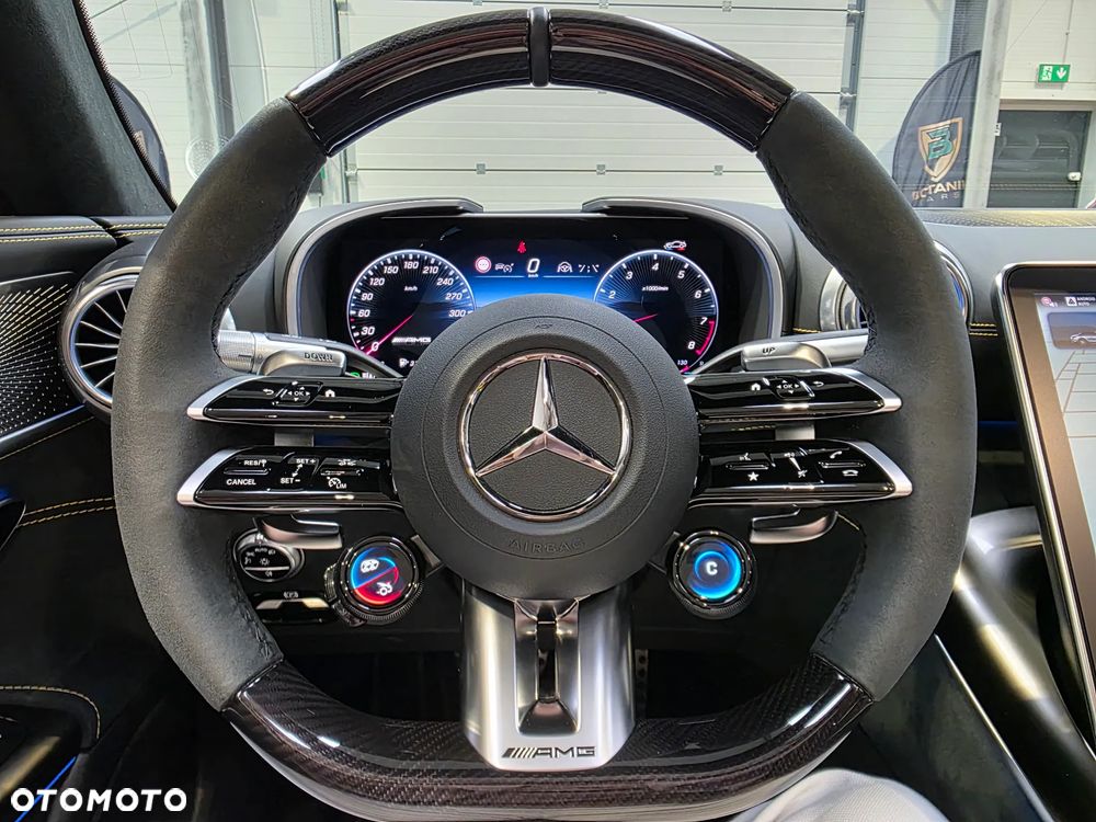 Mercedes-Benz SL AMG 63 4-Matic+ - 23