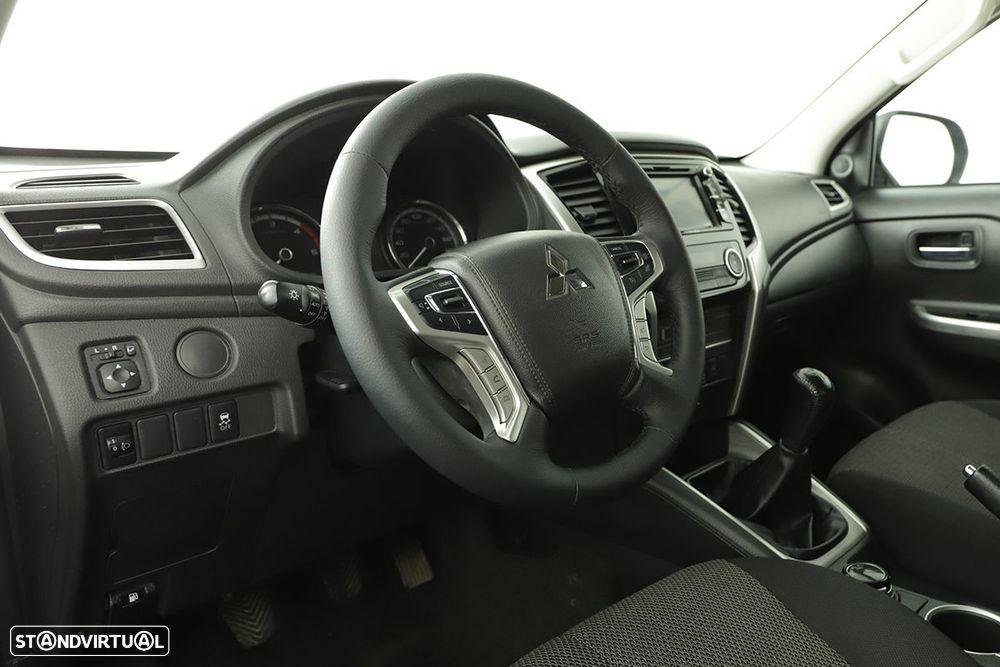 Mitsubishi l200 ver-2-3-di--d-strakar-club-intense-4wd - 7