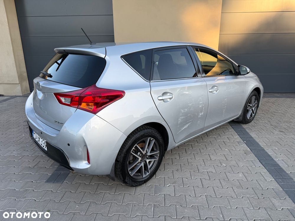 Toyota Auris 1.6 Premium Comfort - 19