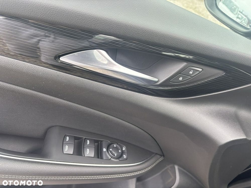 Opel Insignia - 19