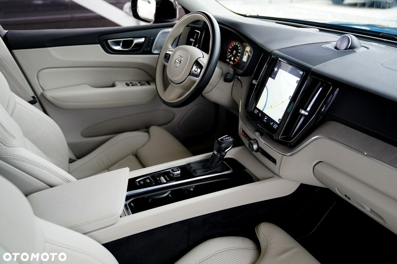 Volvo XC 60 - 24