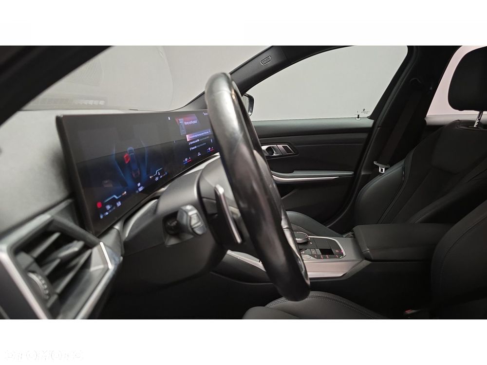 BMW Seria 3 320d xDrive M Sport - 27