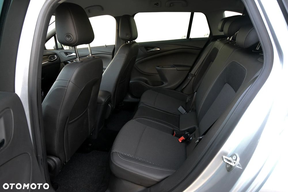 Opel Astra 1.4 Turbo Innovation - 25