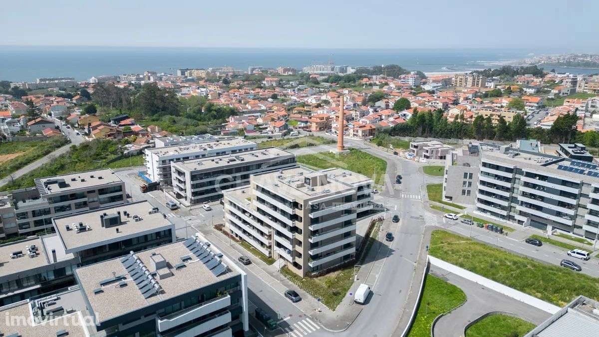 Apartamento T2  Varanda Piso 2 predio Recente Canidelo - Grande imagem: 4/23