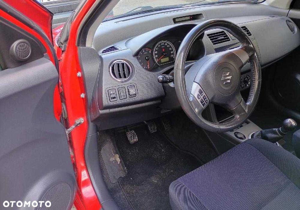 Suzuki Swift - 4
