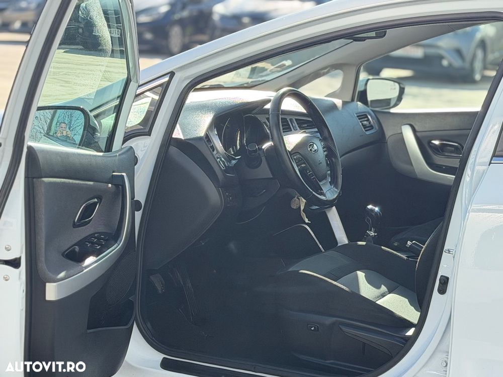 Kia Ceed 1.6 CRDi 128 97g Edition 7 - 28