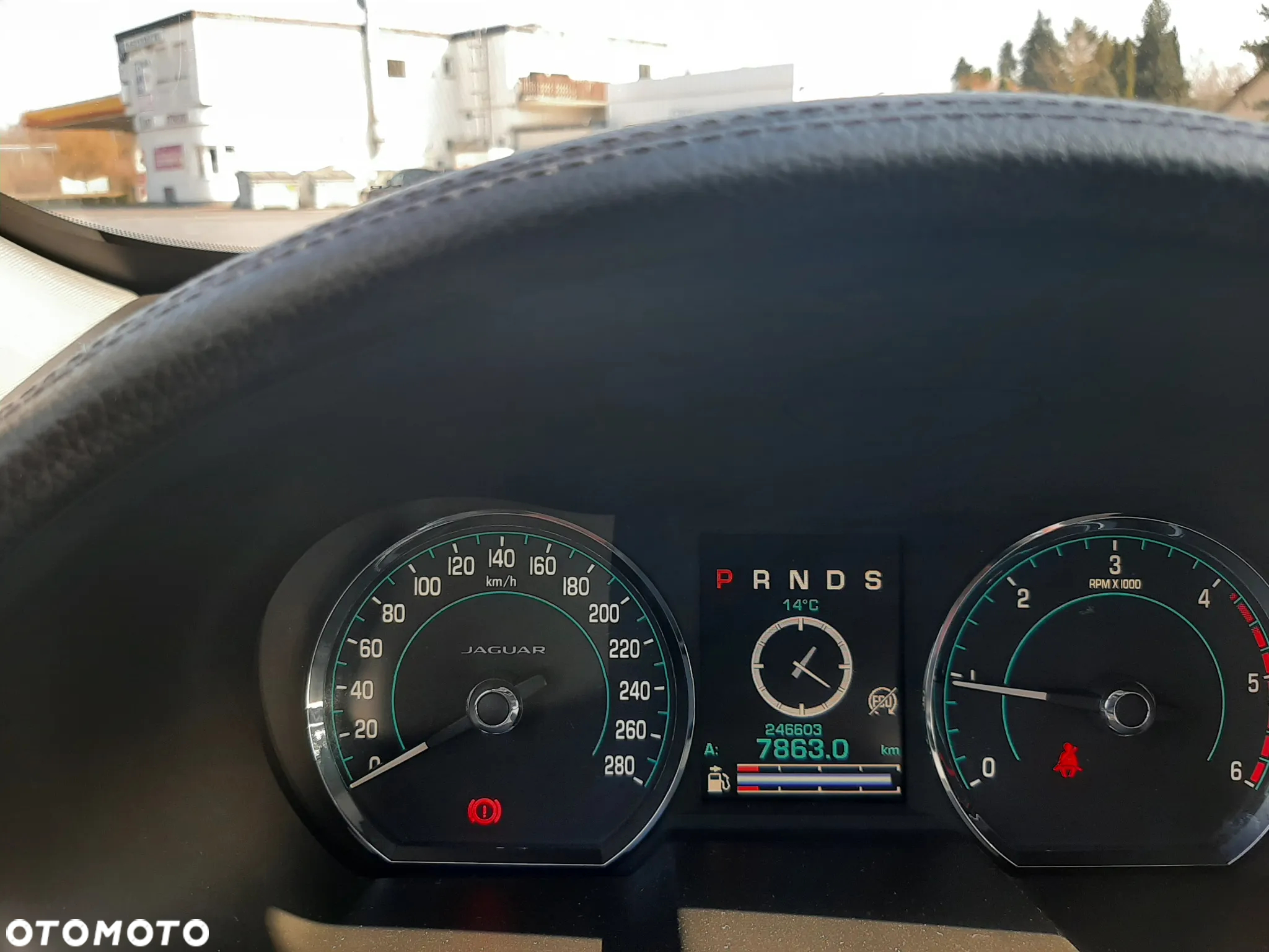 Jaguar XF 2.2 Diesel - 8