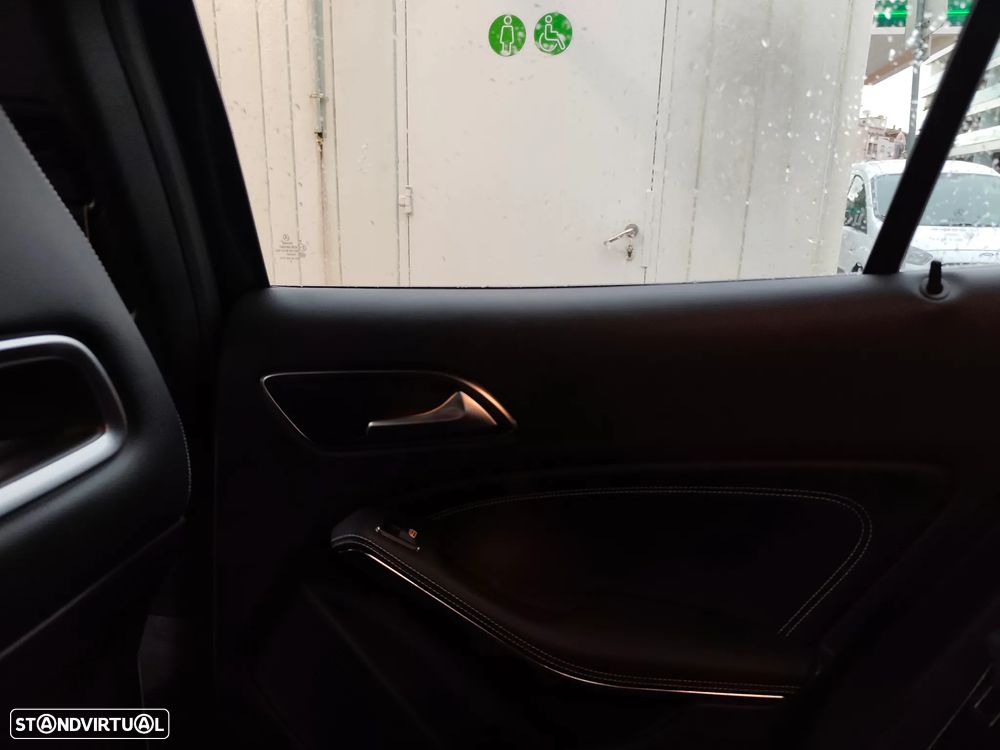 Mercedes-Benz GLA 220 d 7G-DCT AMG Line - 34