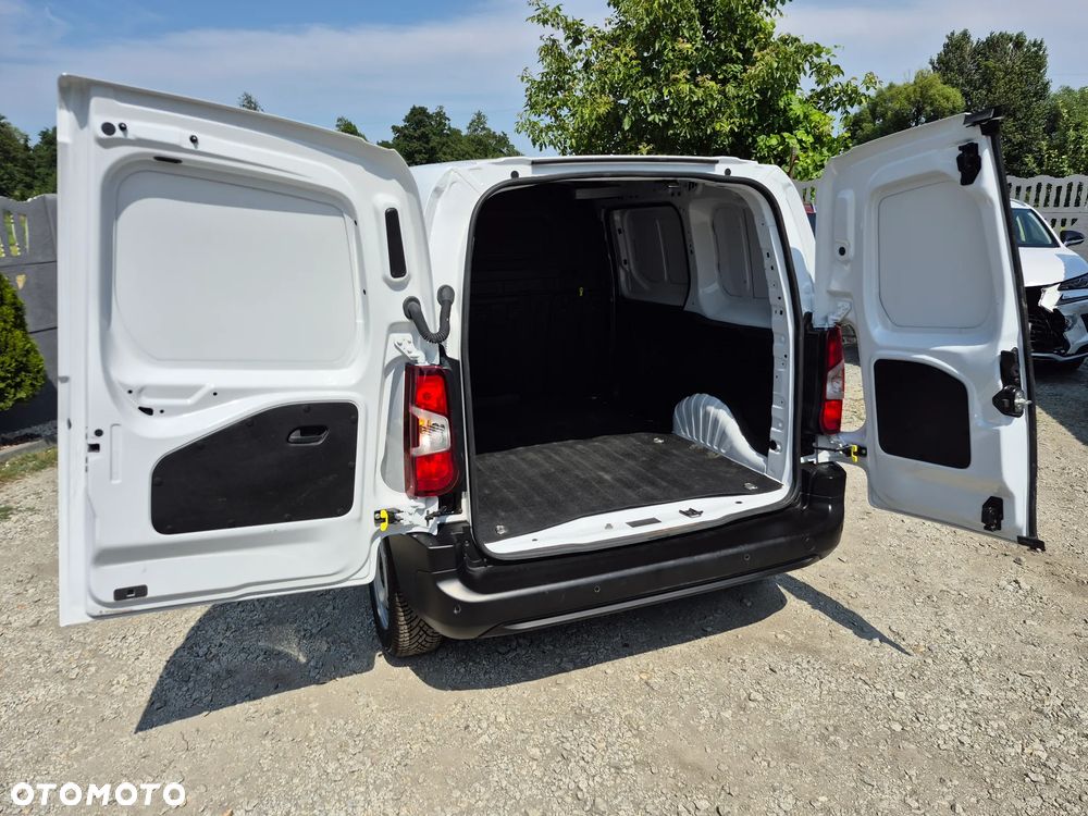 Opel COMBO - 19