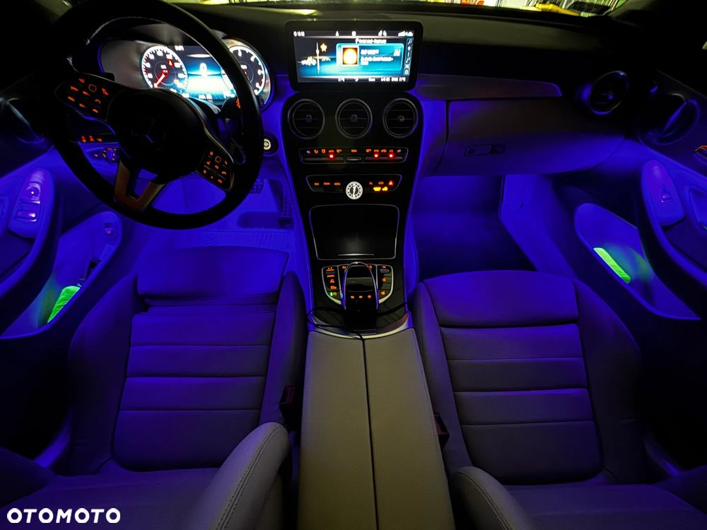 Mercedes-Benz Klasa C 300 d 4MATIC 9G-TRONIC - 9