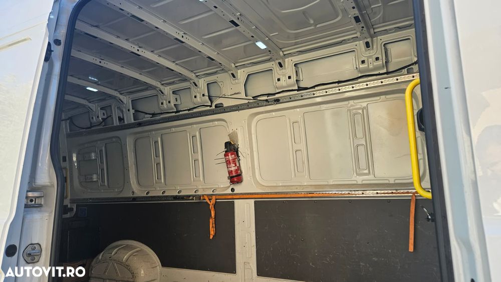 Volkswagen CRAFTER - 12