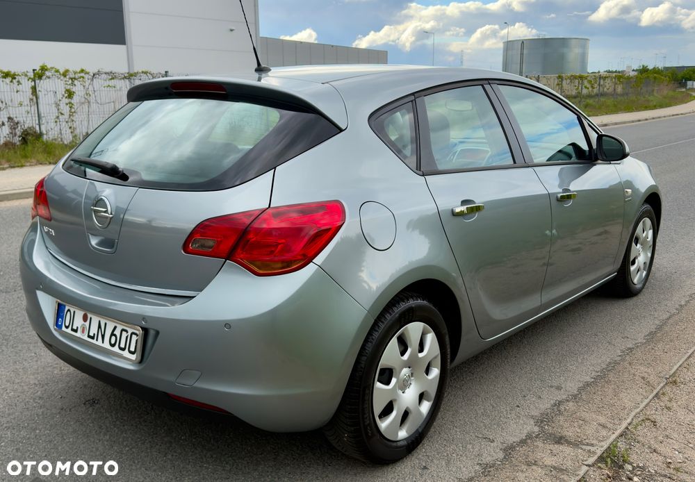 Opel Astra 1.6 Edition - 4
