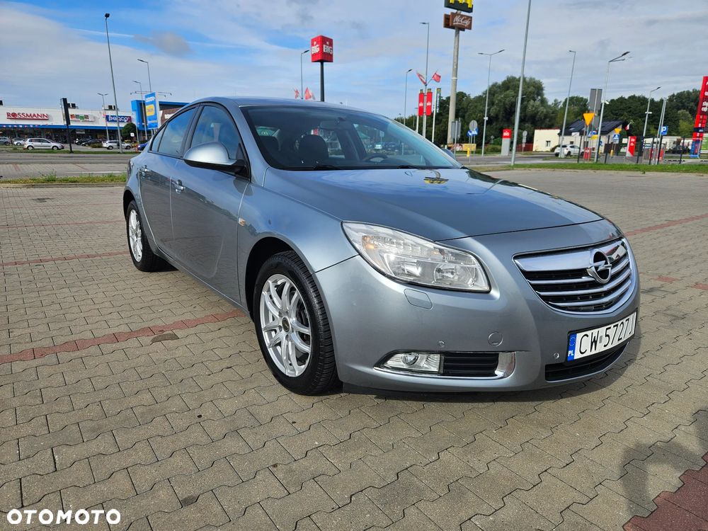 Opel Insignia 1.6 Design Edition - 1