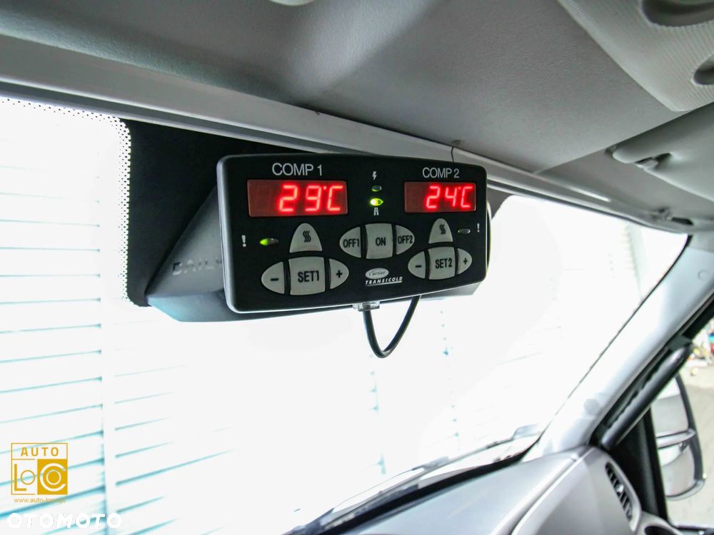 Iveco DAILY CHŁODNIA + MROŹNIA + AGREGAT x 2 + AUTOMAT - 24