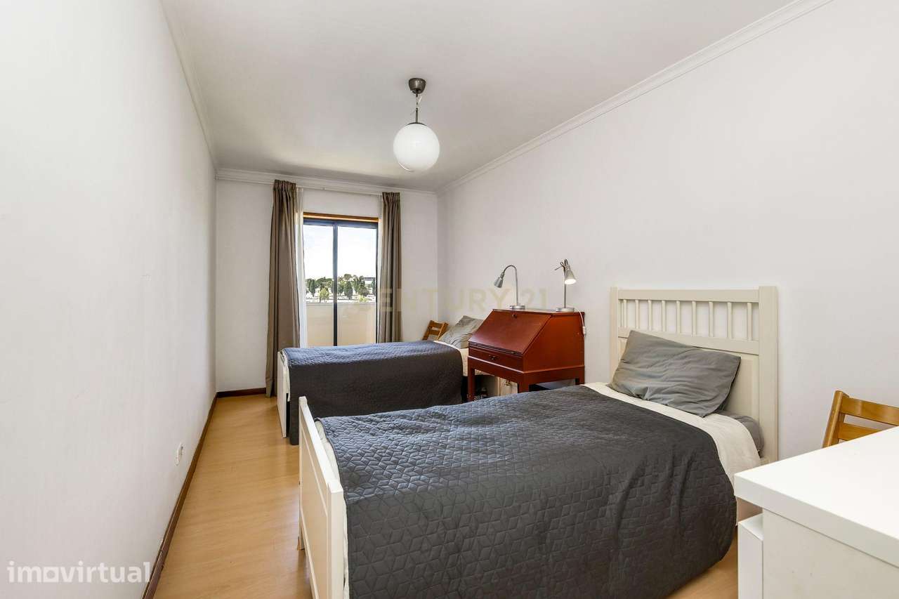 T2 COM VARANDAS VISTA JARDIM E PISCINA - ELEVADOR, GARAGEM, CONDOMINIO - Grande imagem: 5/51
