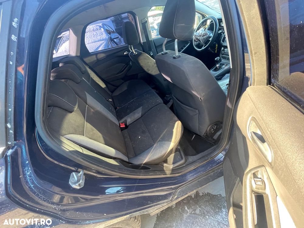 Dezmembram Ford Focus 3 1.6 tdci break - 6