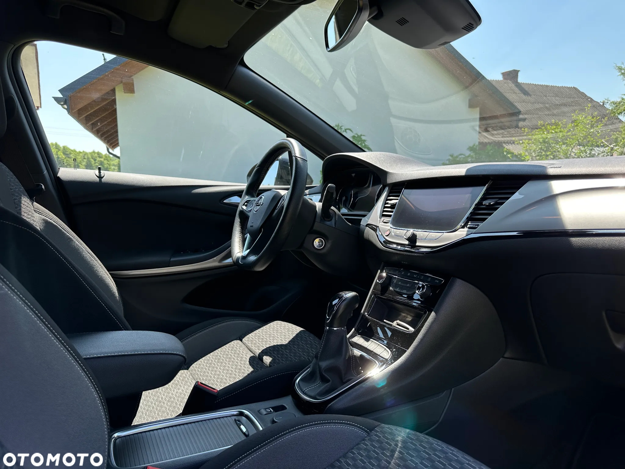 Opel Astra 1.2 Turbo Business Elegance - 25