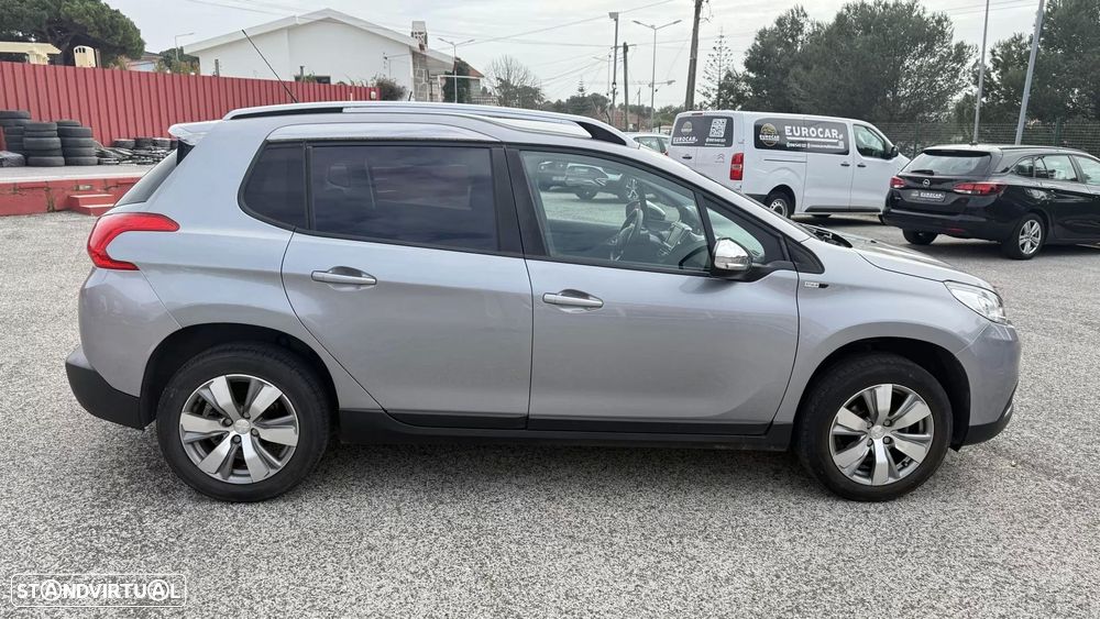 Peugeot 2008 1.2 PureTech Style - 8