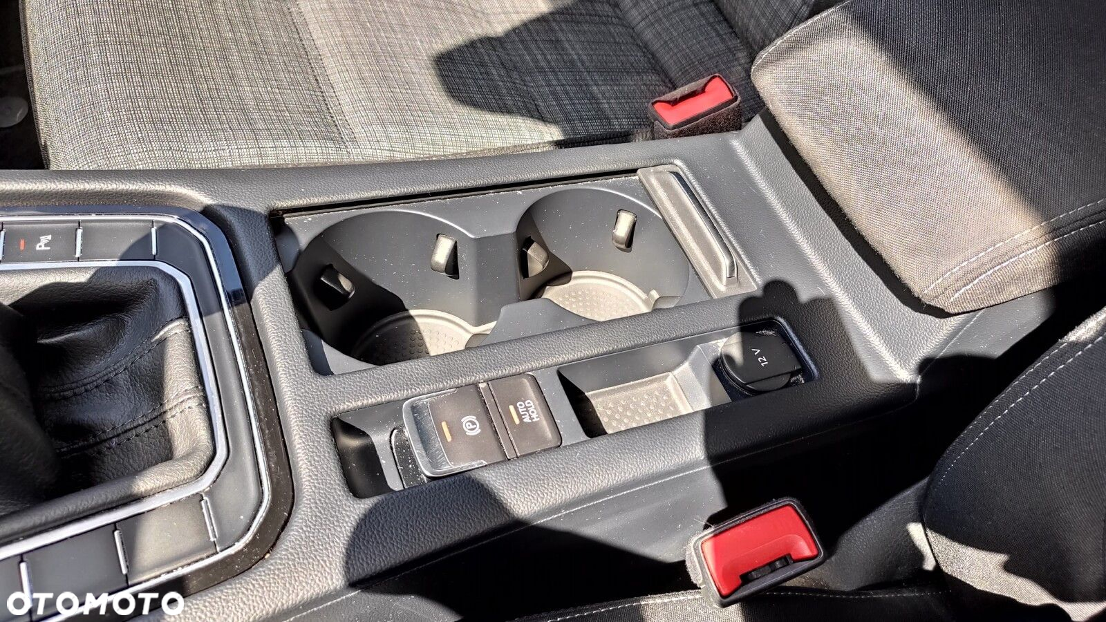 Volkswagen Passat - 29
