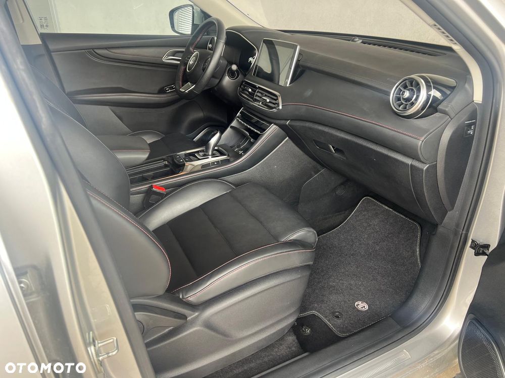 MG HS 1.5 T-GDI Excite DCT - 17