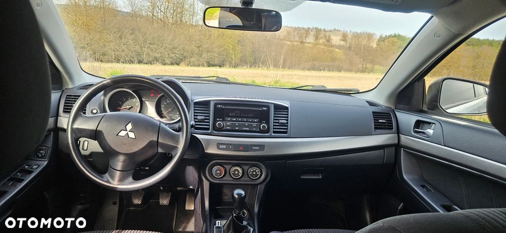 Mitsubishi Lancer 1.6 Inform - 11