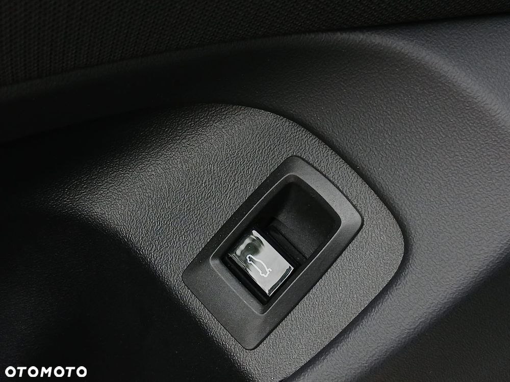 BMW Seria 5 520d xDrive mHEV M Sport - 24