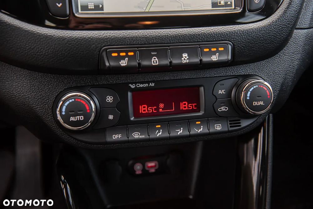 Kia Ceed 1.6 CRDi 136 ISG UEFA EURO 2016 - 23