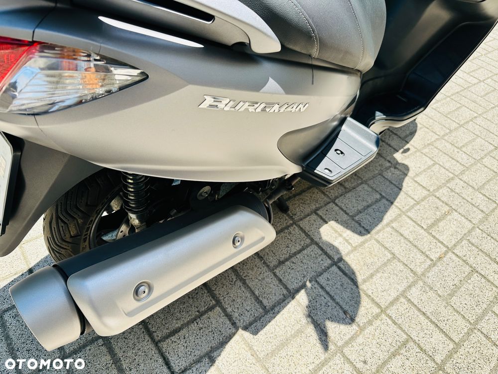 Suzuki Burgman - 23
