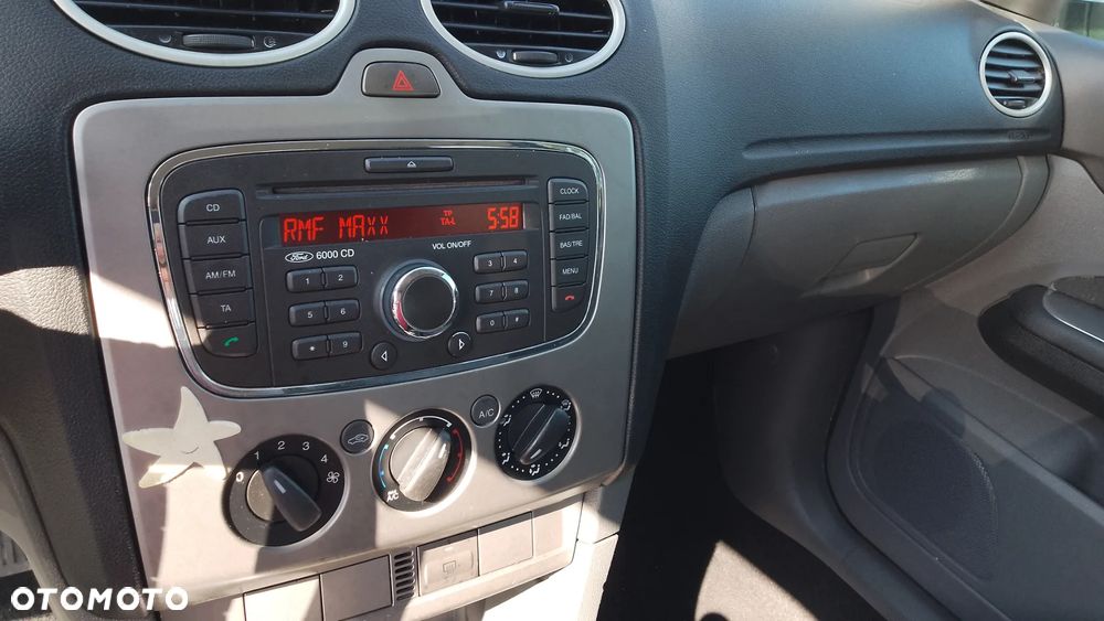 Ford Focus 1.6 TI-VCT Ambiente - 11