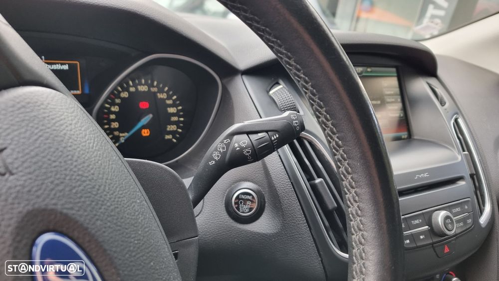 Ford Focus 1.0 EcoBoost Titanium - 22