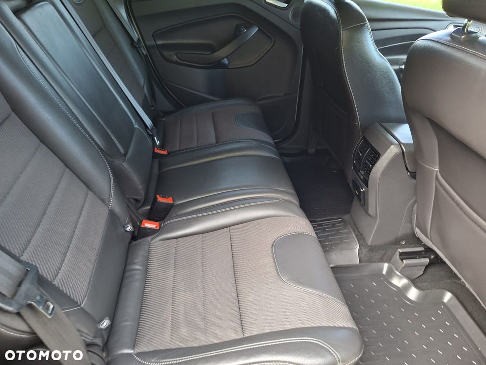 Ford Kuga 2.0 TDCi 4x4 Titanium - 16