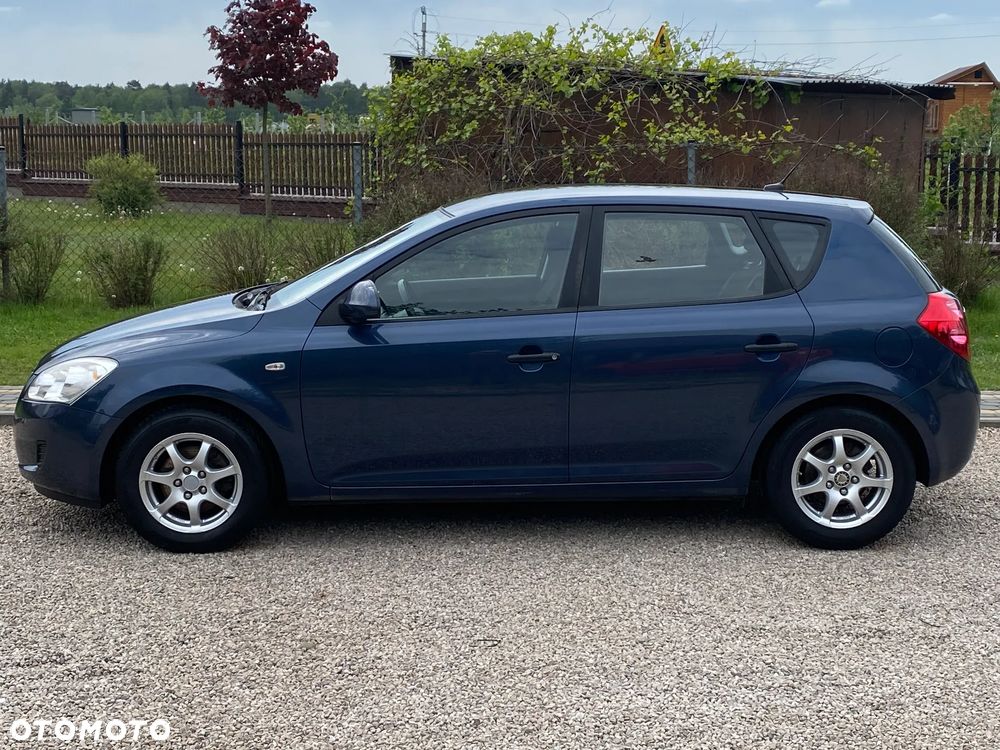 Kia Ceed 1.4 CVVT Attract - 11