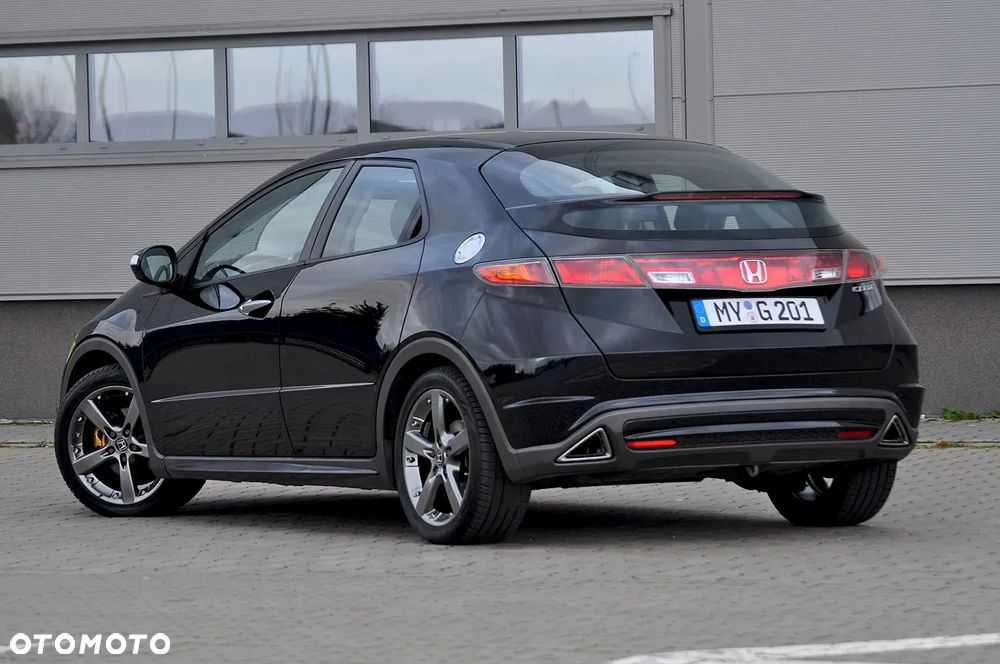 Honda Civic 1.8 GT Special Edition - 16