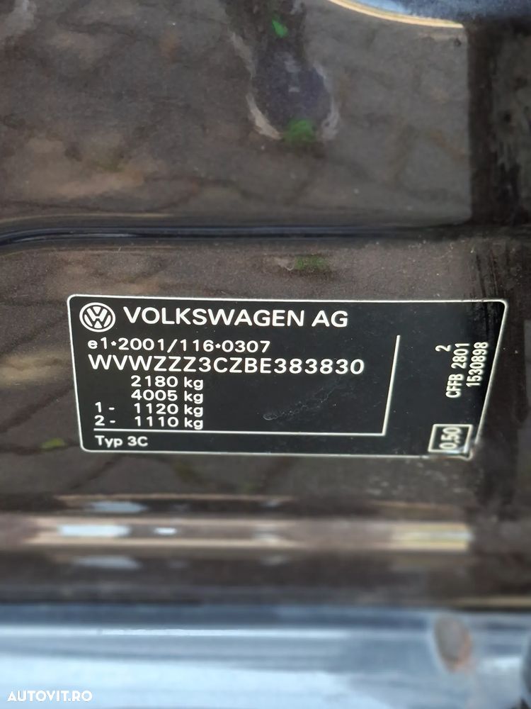 Volkswagen Passat 2.0 TDI Blue TDI Comfortline - 18