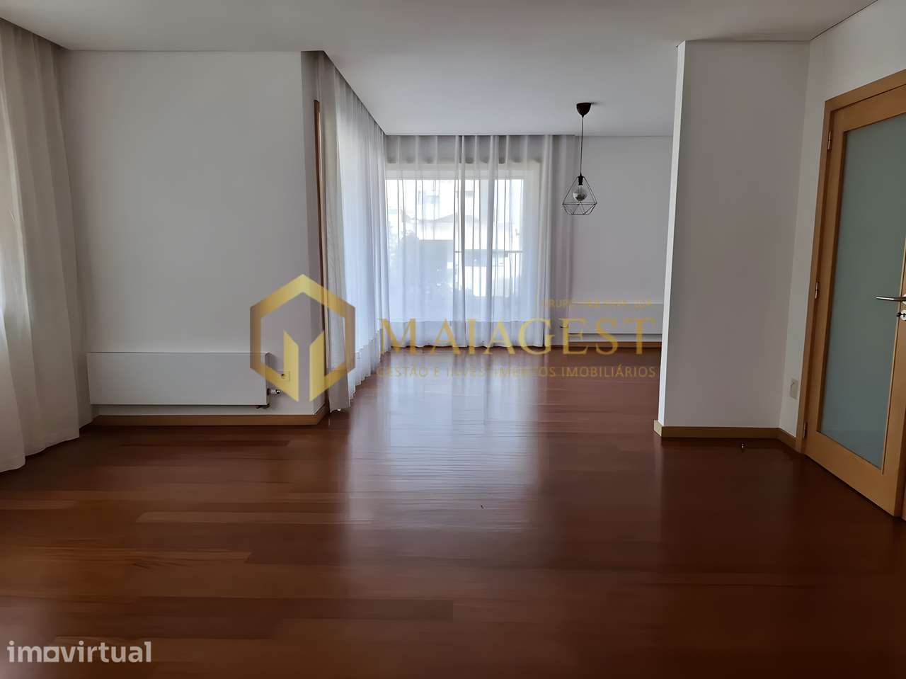 Apartamento T3 no Centro do Porto com 2 Lugares de Garagem - Grande imagem: 3/25