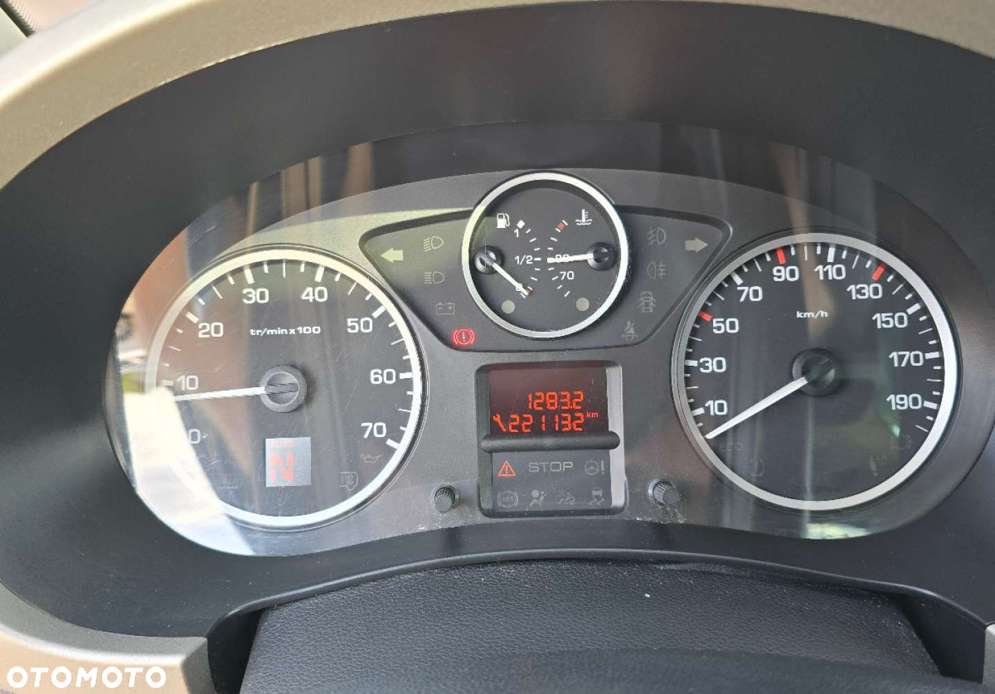 Citroën Berlingo e-HDi 90 FAP EGS6 Multispace - 24