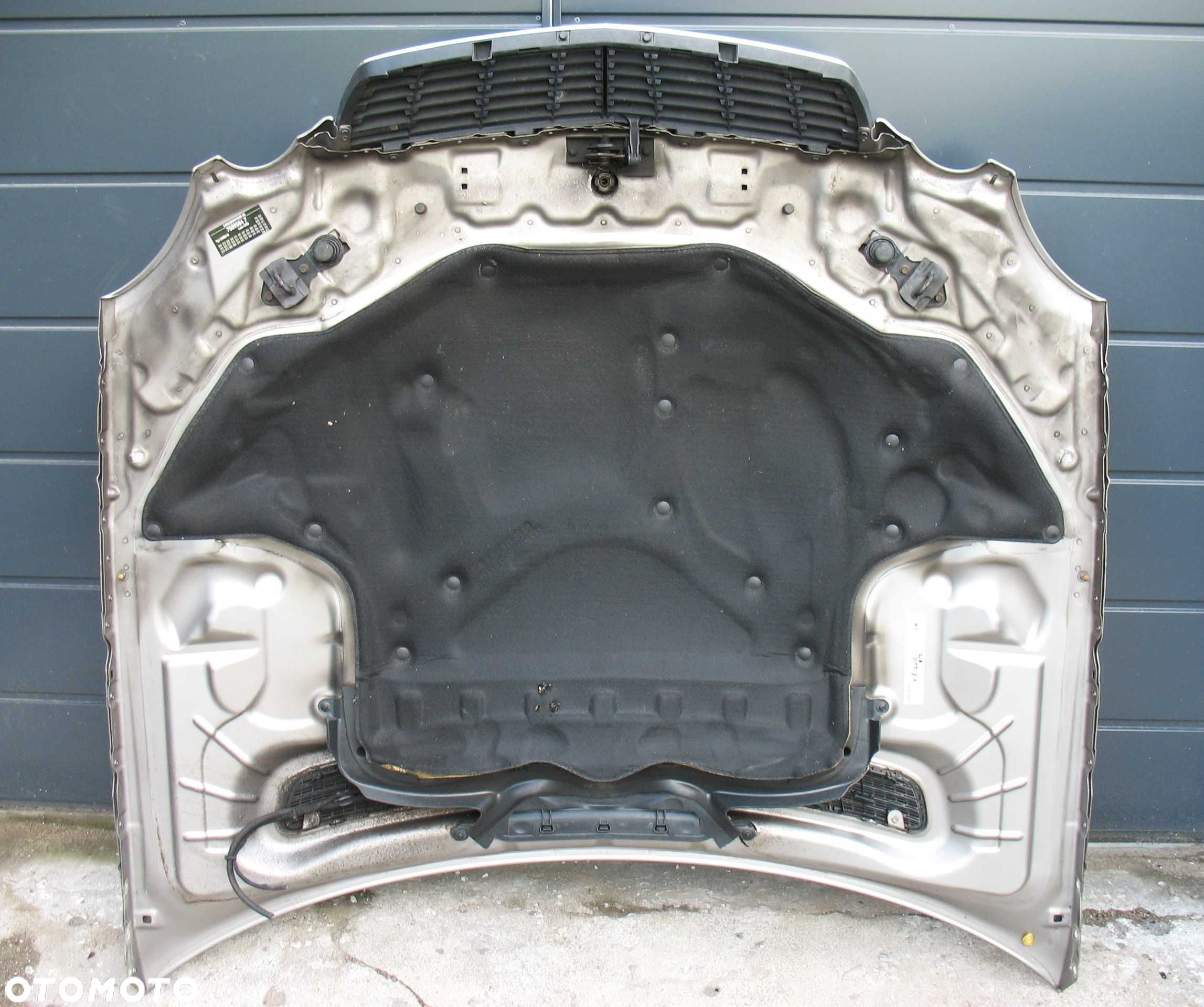 Mercedes E-Klasa W211 maska kolor 723 - 7