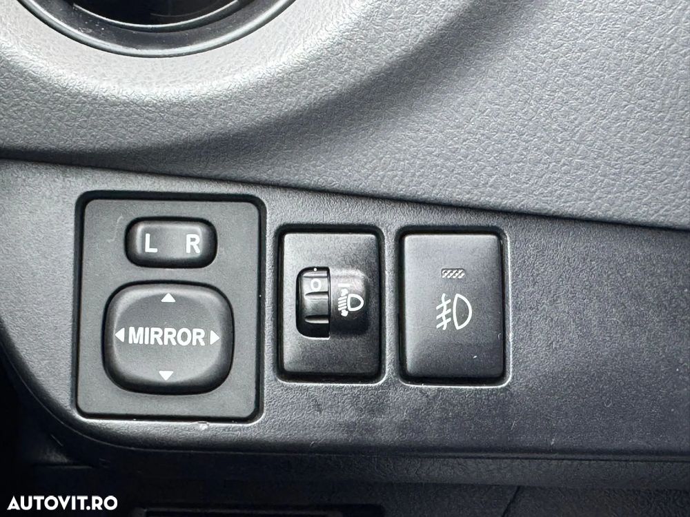 Toyota Yaris 1.5 VVT-i HSD Dynamic Bi-tone - 16