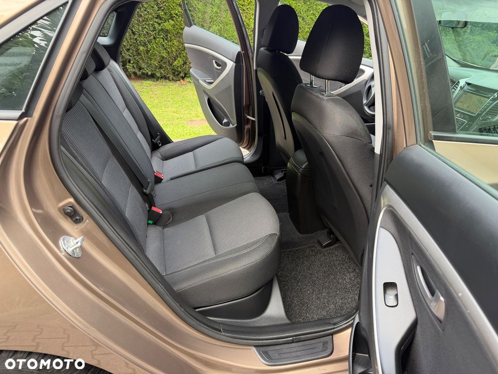 Hyundai i30 blue 1.4 Classic Navigation - 30