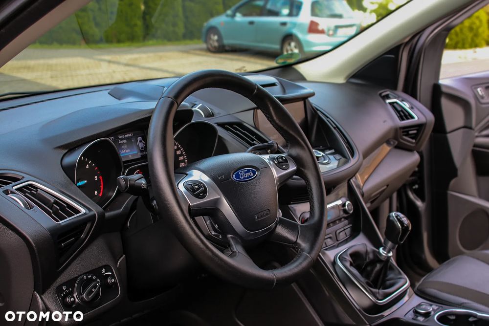 Ford Kuga 2.0 TDCi FWD Titanium - 27