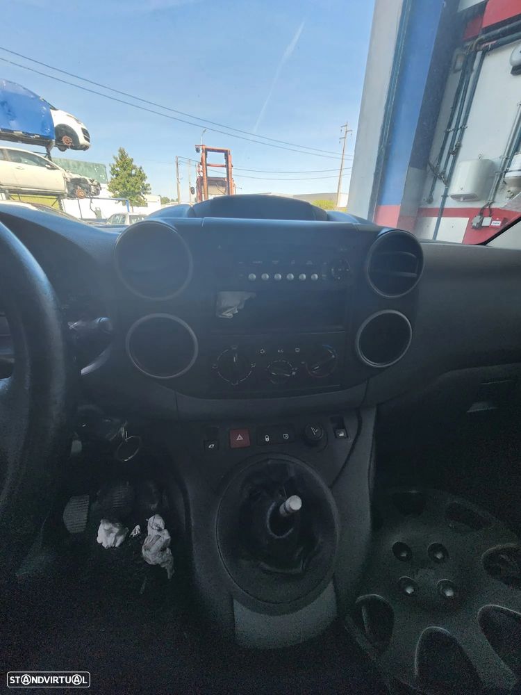 Peugeot Partner 1.6 de 2010 ás peças - 9