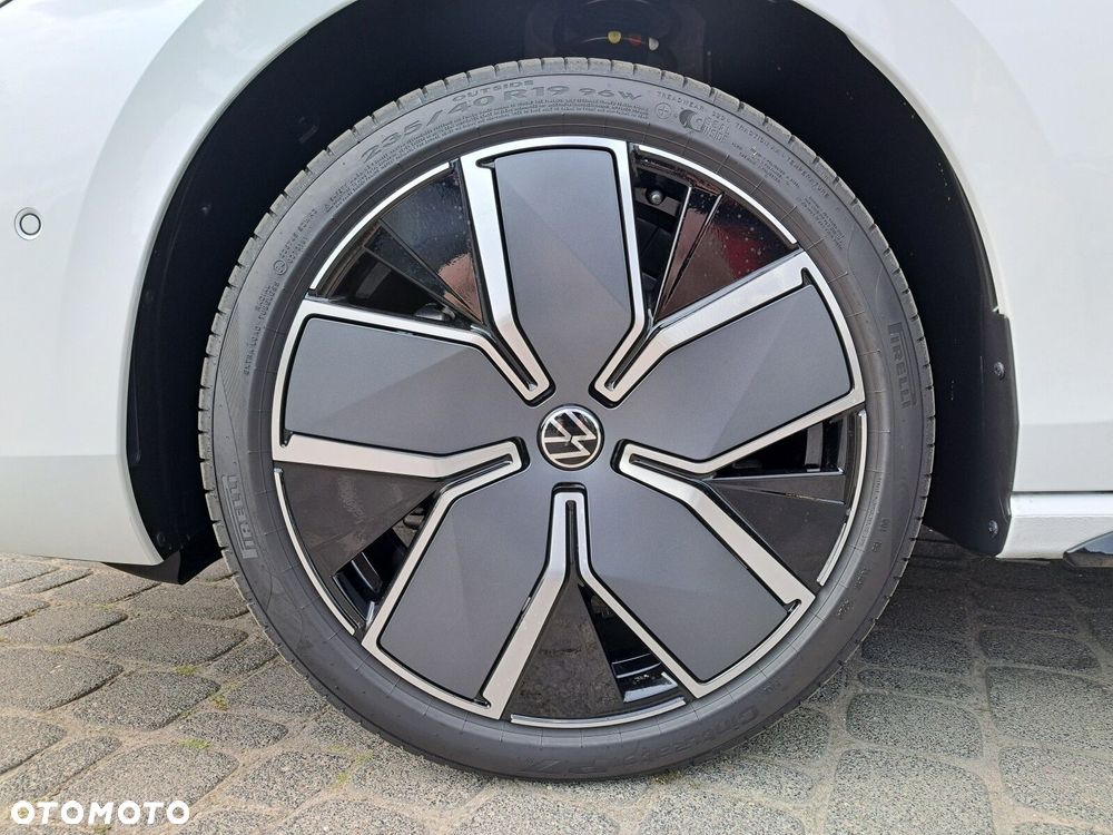 Volkswagen Passat - 38