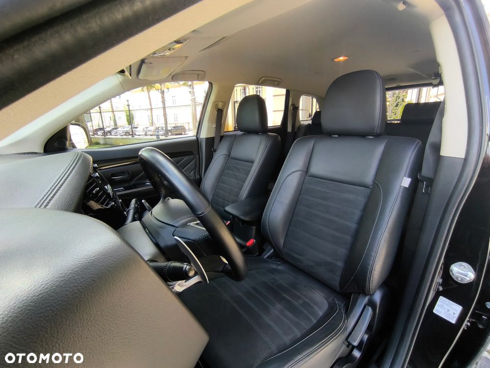 Mitsubishi Outlander 2.0 4WD Plus - 19