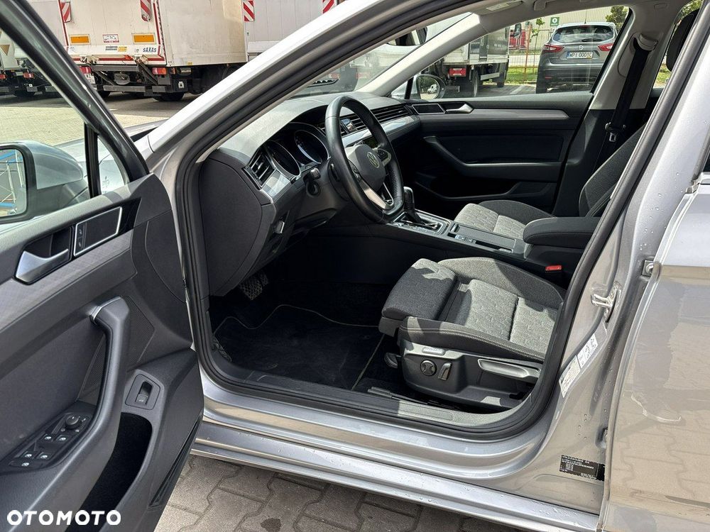 Volkswagen Passat - 10
