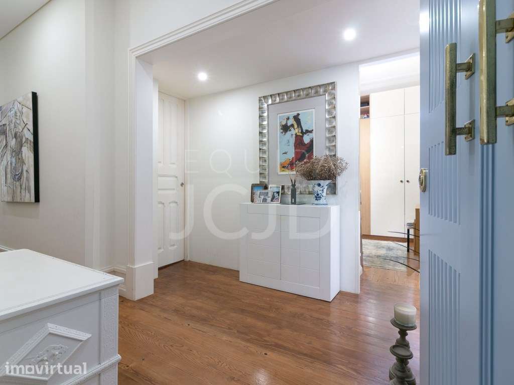 Fantastico T5 de Prestígio no Bairro Azul com Jardim Privativo | Av... - Grande imagem: 2/46