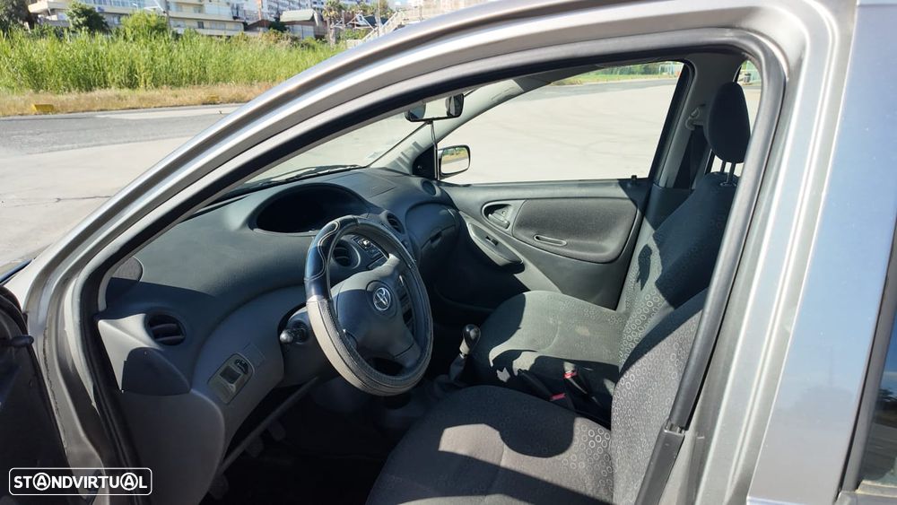 Toyota Yaris 1.0 Sol AC - 15