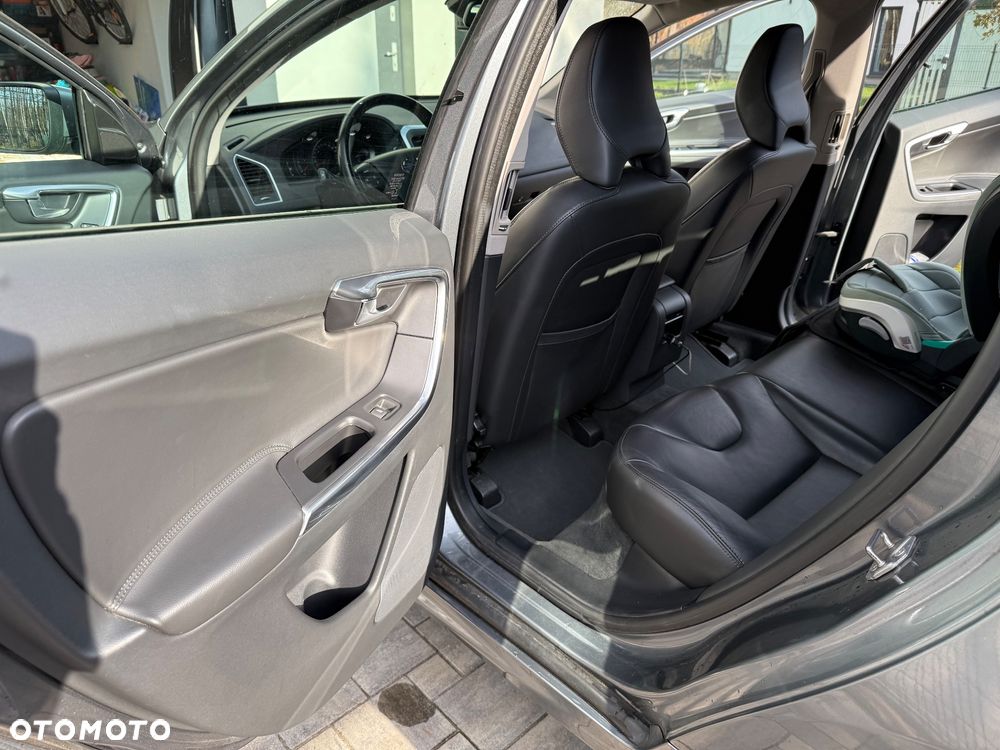 Volvo XC 60 D3 Drive-E Kinetic - 11