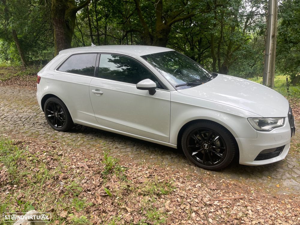 Audi A3 2.0 TDI S line Sport Pack - 4