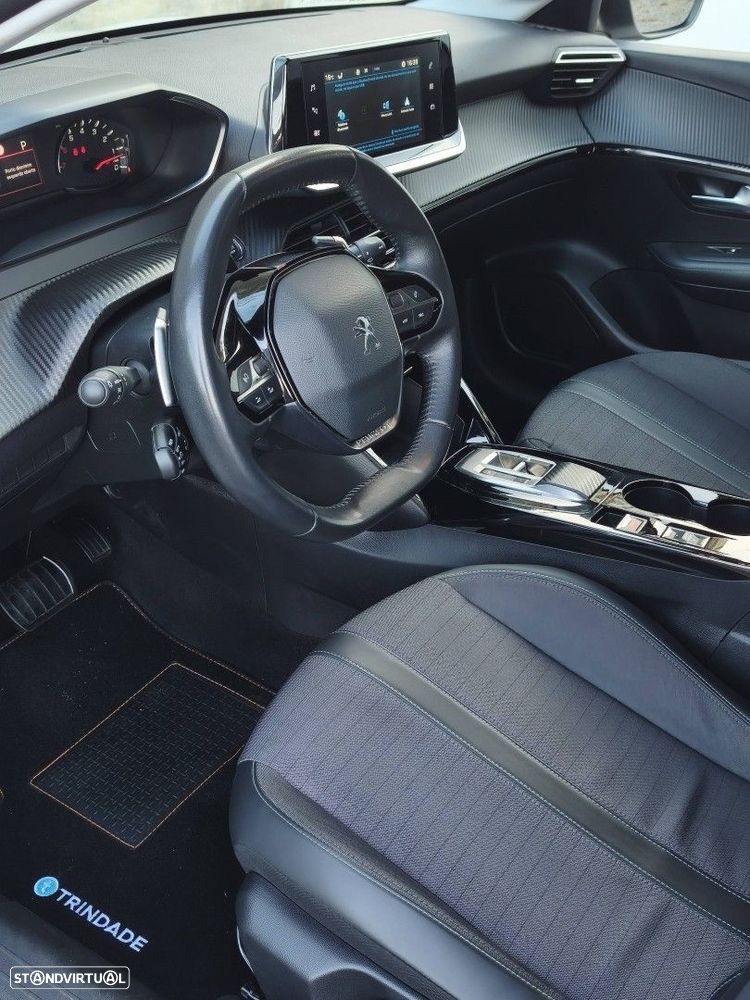 Peugeot 208 PureTech 100 EAT8 Allure - 6