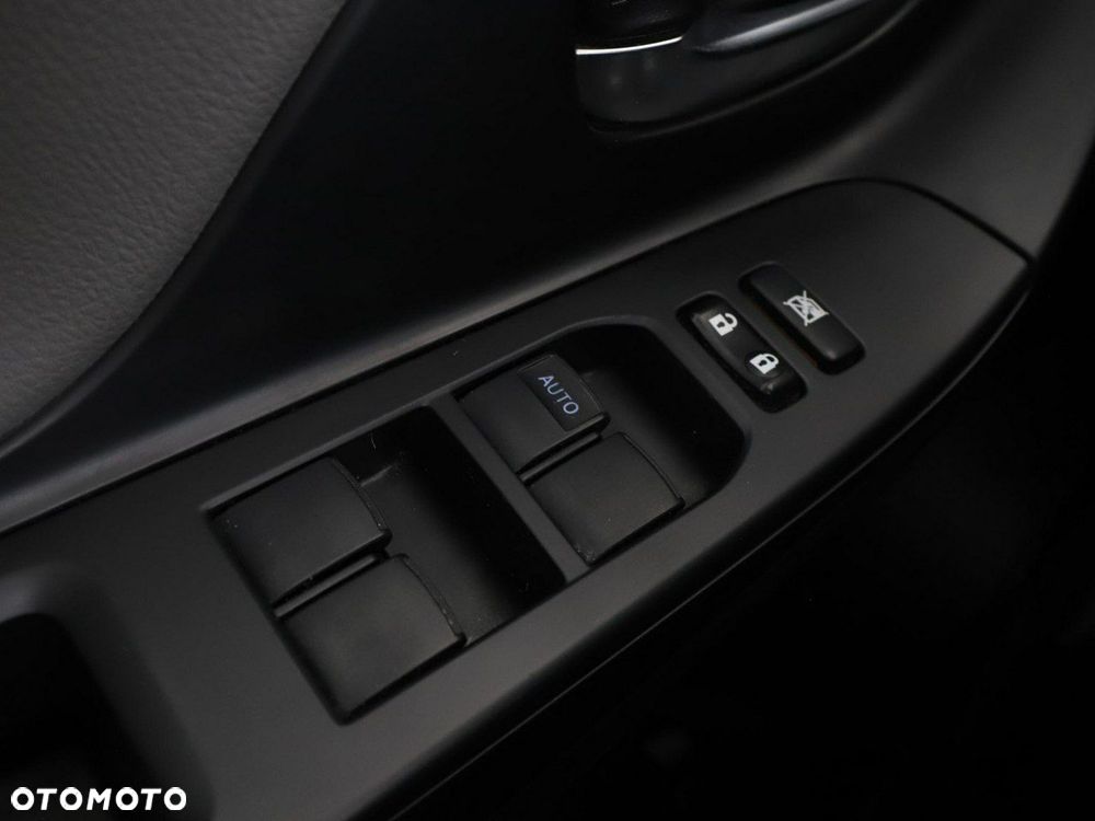 Toyota Yaris Hybrid 100 Active EU6 - 32